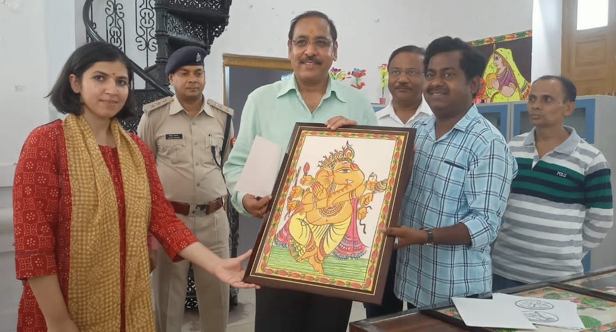 Chitairi Gamchha commissioner to become the brand of Bundelkhand, instructed DM and CDO