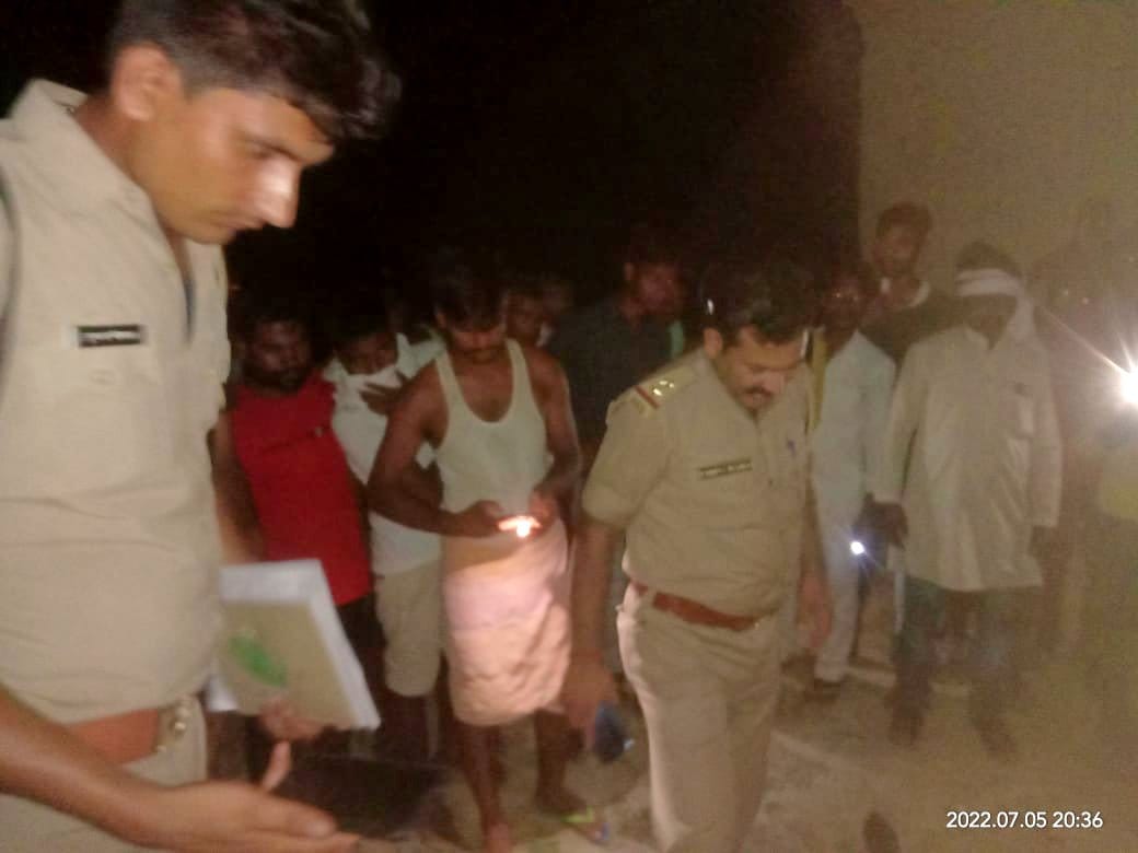 Contract lineman dies after being hit by HT line in Auraiya, police is investigating the matter