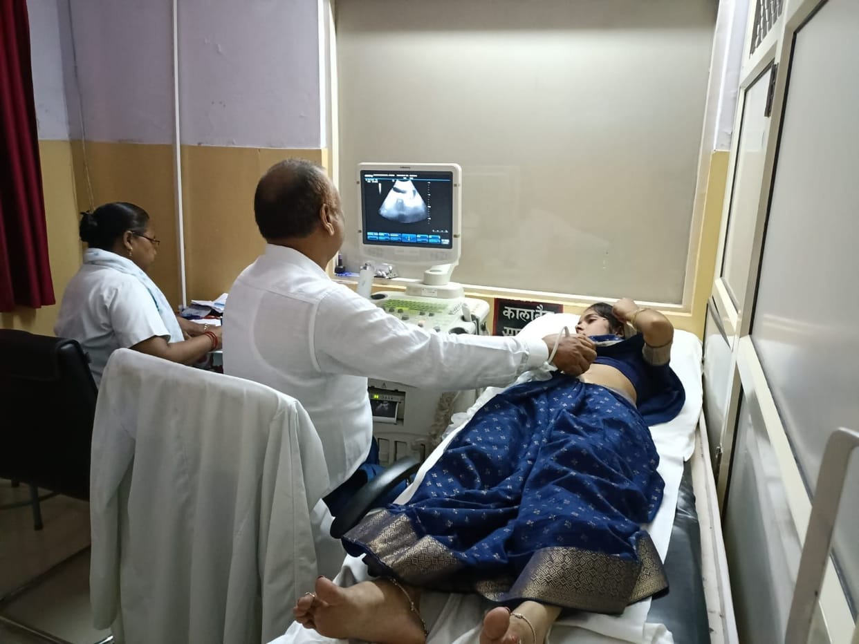 Sonologist in Etawah did ultrasound of 57 pregnant in 390 minutes