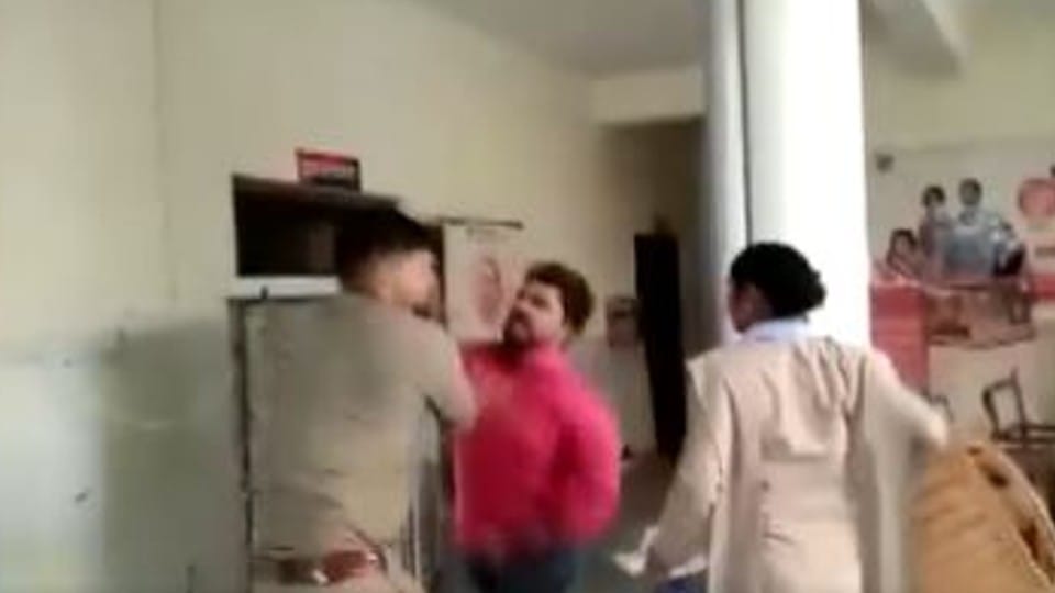 Man Beat up Police Cop in Women Police Station Mainpuri