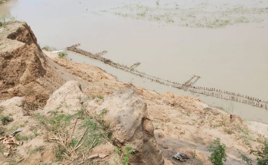 Ganga water passing over the embankments, villagers worried