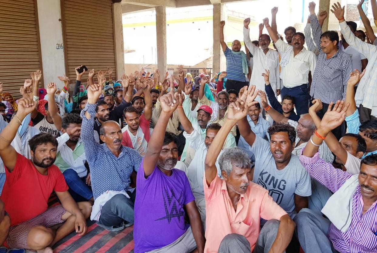 Employees on strike, city spread filth