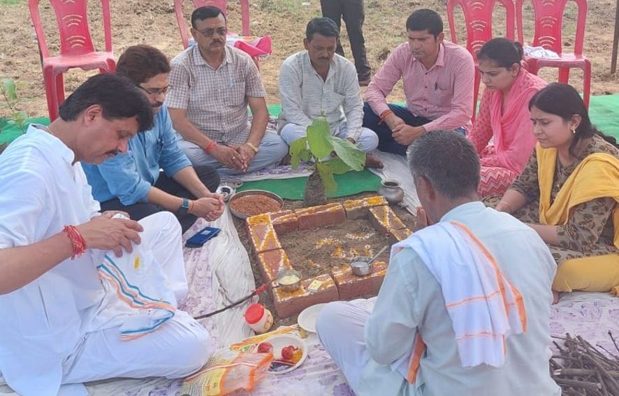 2700 saplings planted after havan in village Tisotra