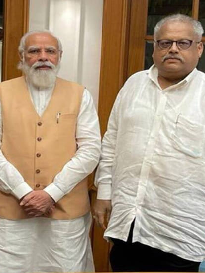Rakesh Jhunjhunwala Passes Away Know All About His Akasa Airlines