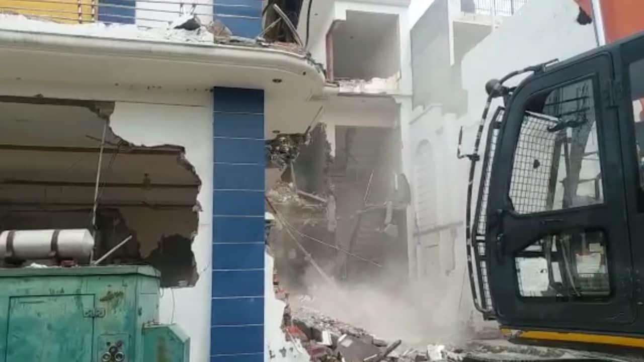 Bulldozers ran on houses of Haji Iqbal and Mahmud Ali for the second day, Pocklane machine also included in action