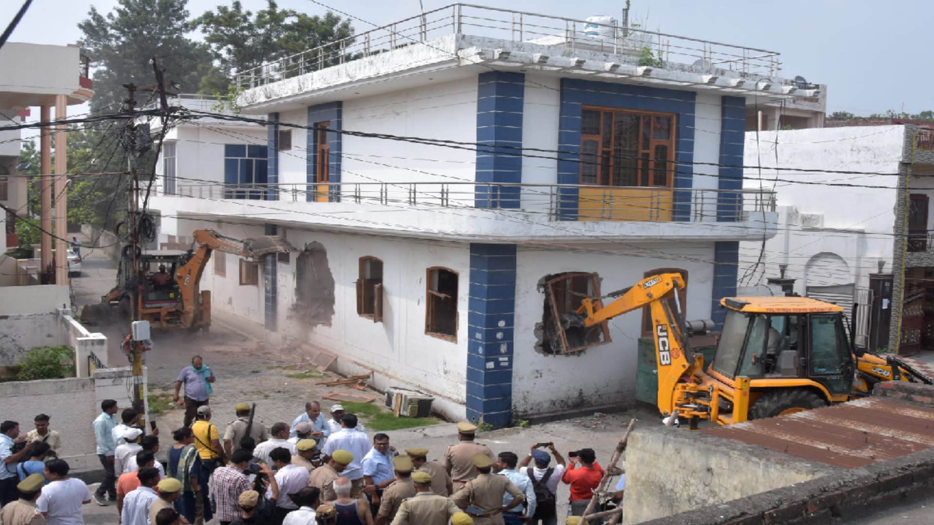 Former BSP MLC Mahmud Ali luxurious house demolished by bulldozers in 11 hours in Saharanpur and see photos