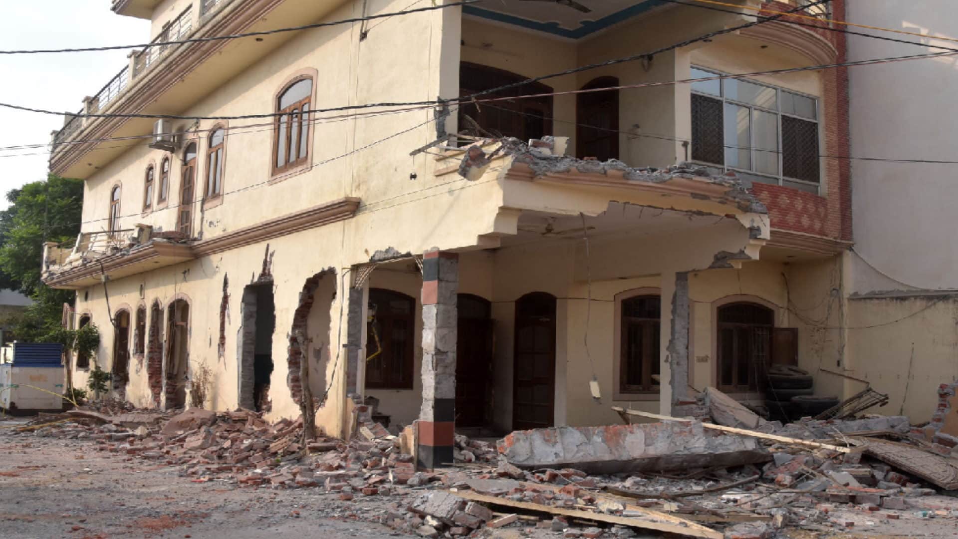 Former BSP MLC Mahmud Ali luxurious house demolished by bulldozers in 11 hours in Saharanpur and see photos