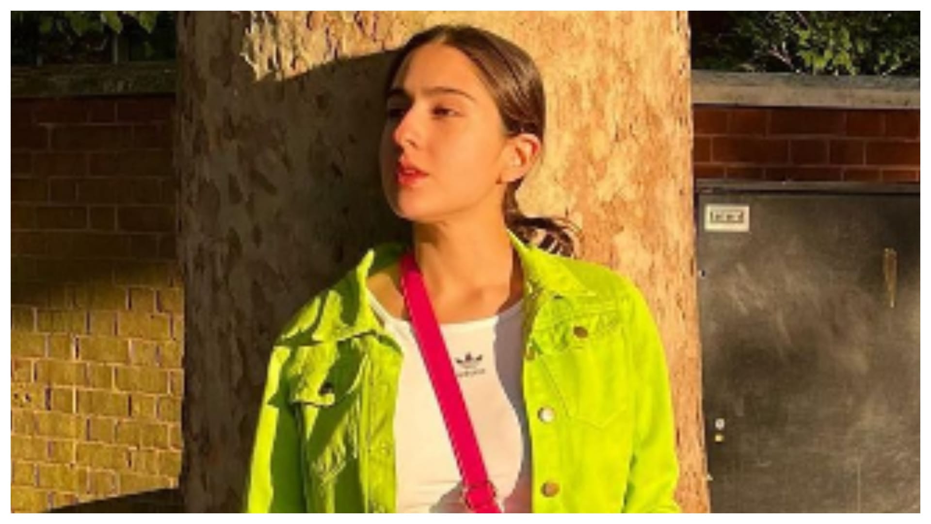 Sara Ali Khan Shubhman Gill spotted in Restaurant Photo goes viral on internet