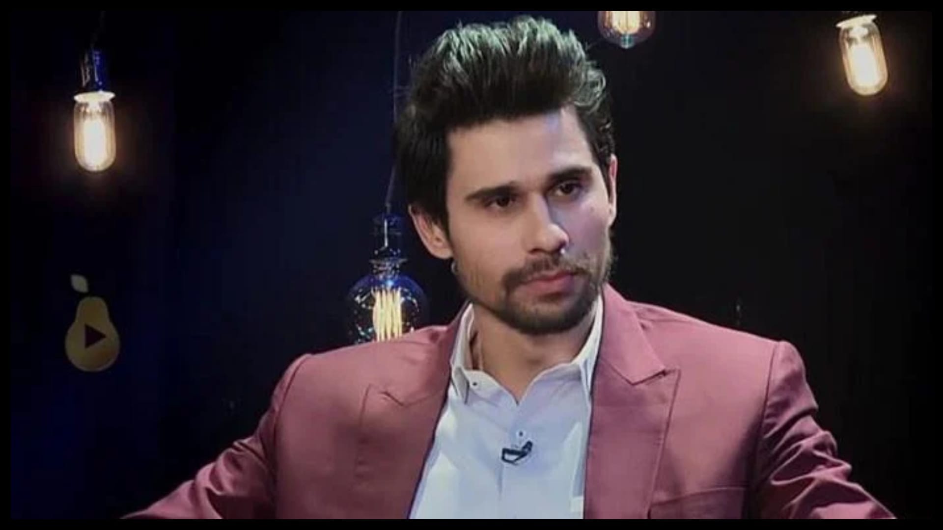 The Kapil Sharma Show Fans blames pakistani comedian tabish hashmi show hasna mana hai for copying kapils show concept
