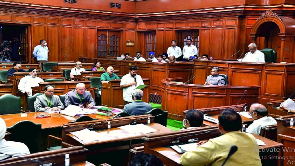 delhi assembly session legislators passed bill to increase salary by voice vote