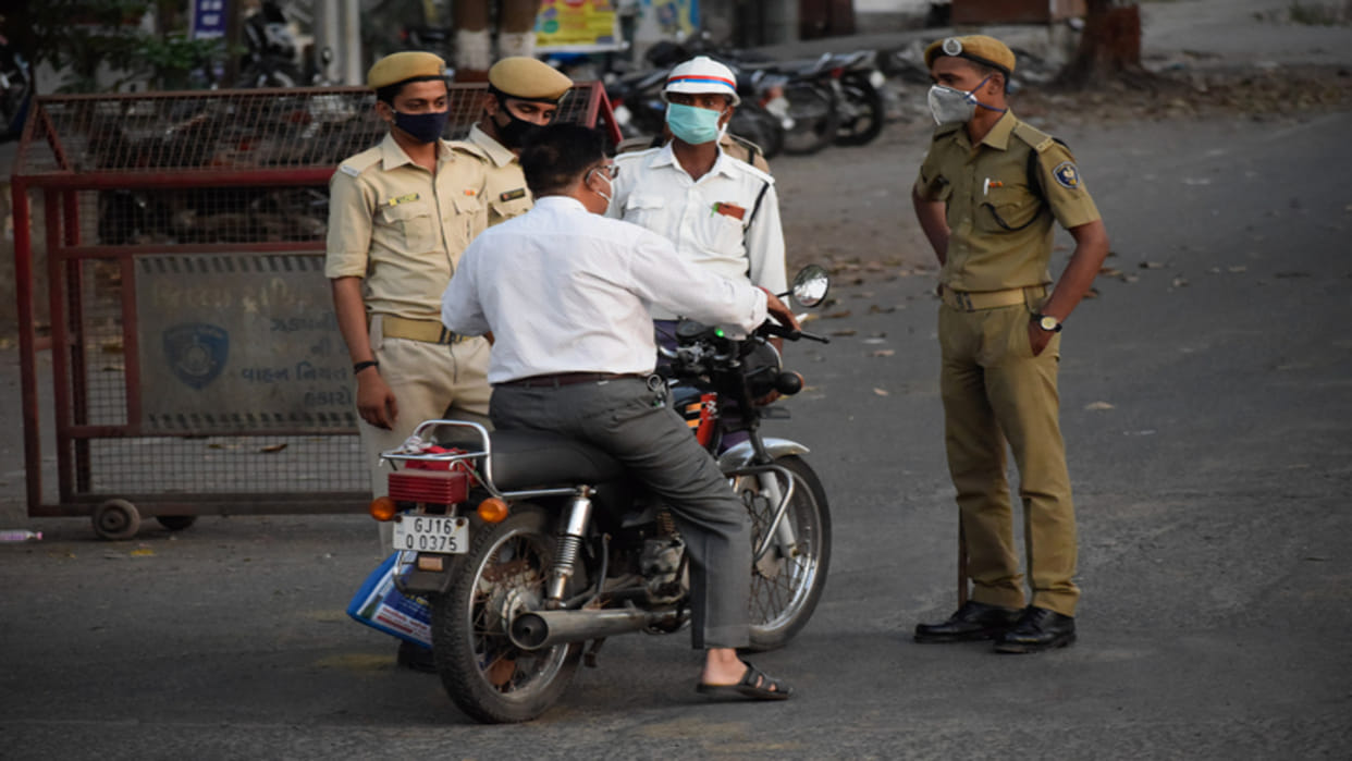Motor Vehicle Act challan of 2000 can be deducted even after having the necessary documents and helmets
