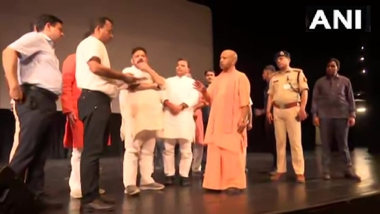 Chief Minister Yogi Adityanath In Varanasi Meeting with officials regarding PM Modi visit