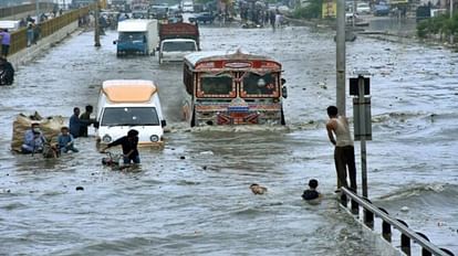 Floods in Pakistan Six people including three children died due to heavy rain many people missing due to flash floods in Balochistan