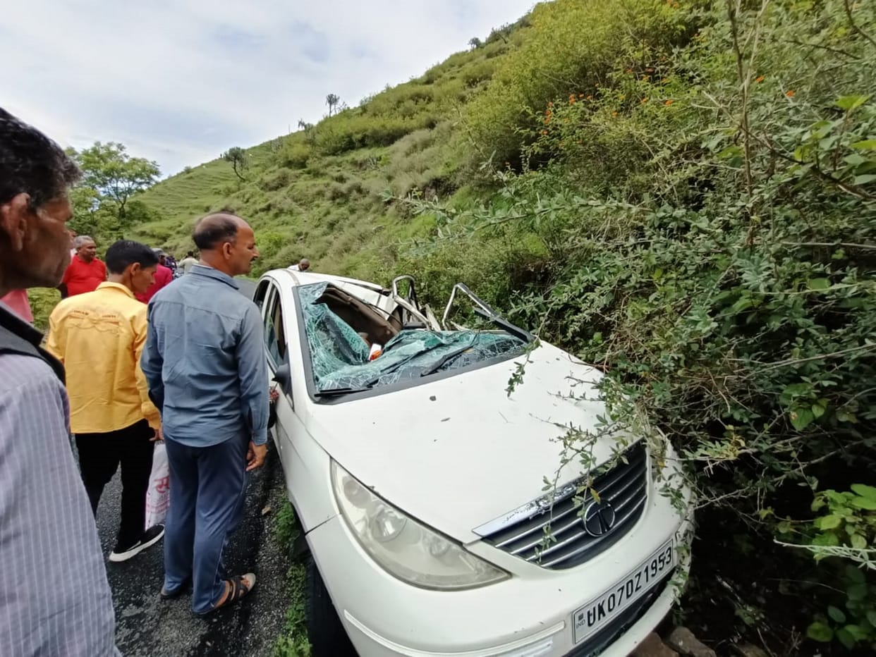 Rain in Uttarakhand, Boulder fell on car, death of newly elected head