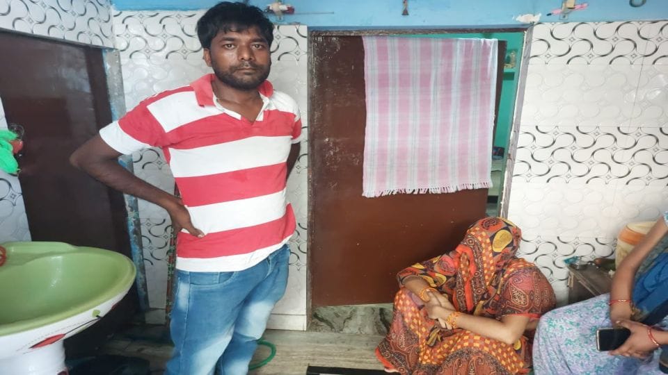 husband wife and daughter funeral suicide case in agra