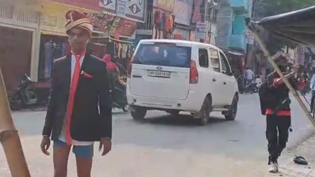 Video of a groom from Ayodhya is going viral.