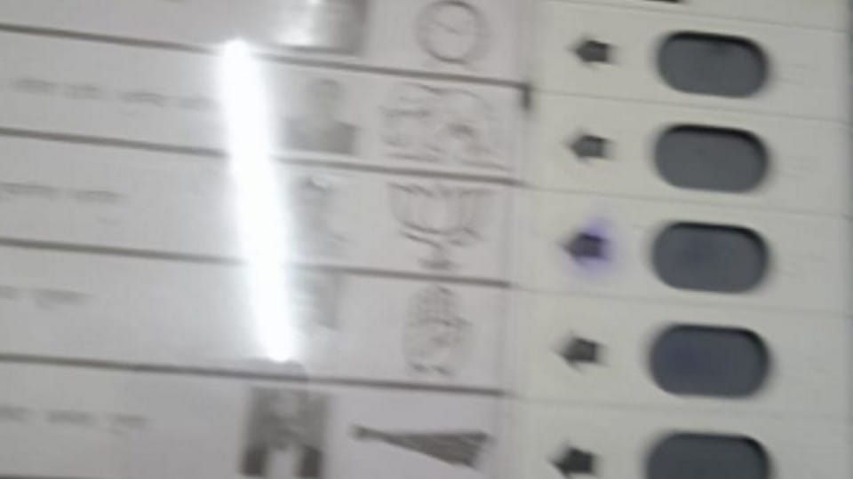 Indore News: BJP councilor candidate's car stopped, BJP-Congress workers clashed, Congressman was beaten up in the booth, violent clashes took place at many places