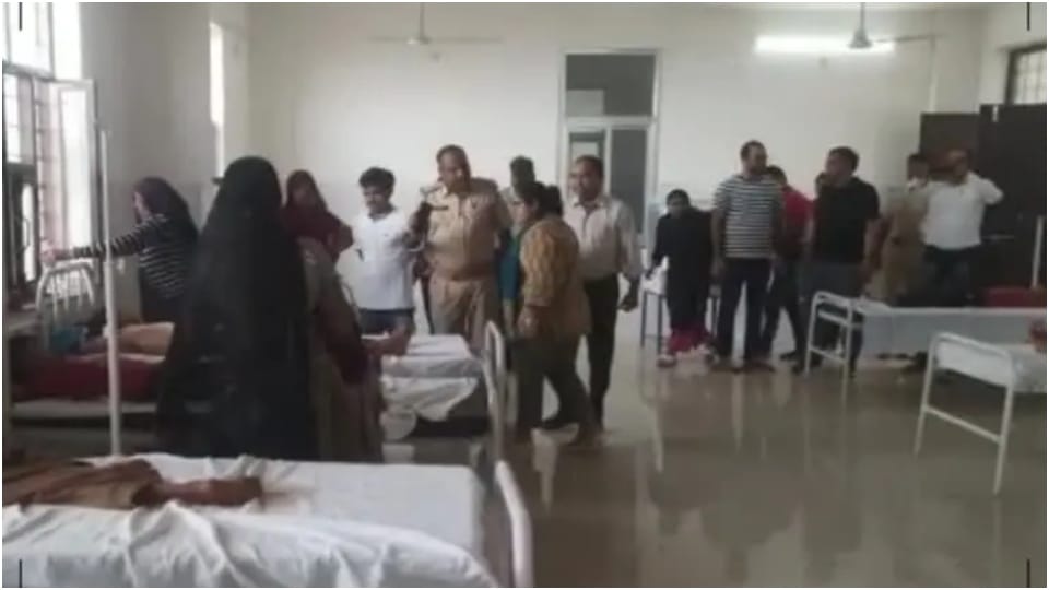 14 children fall ill after eating food after falling lizard in government school Bhilwara