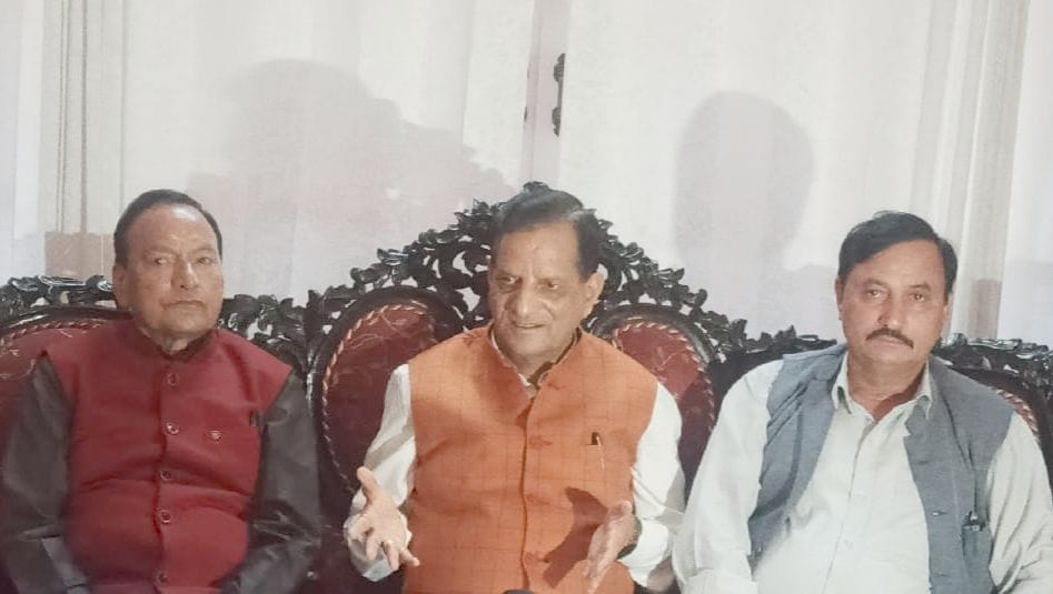 Leader of opposition is provoking the public: Kapoor