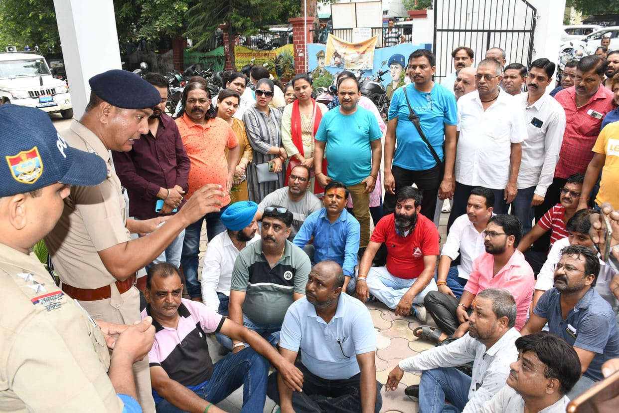Traders warned of market closure if theft of lakhs was not disclosed in two weeks