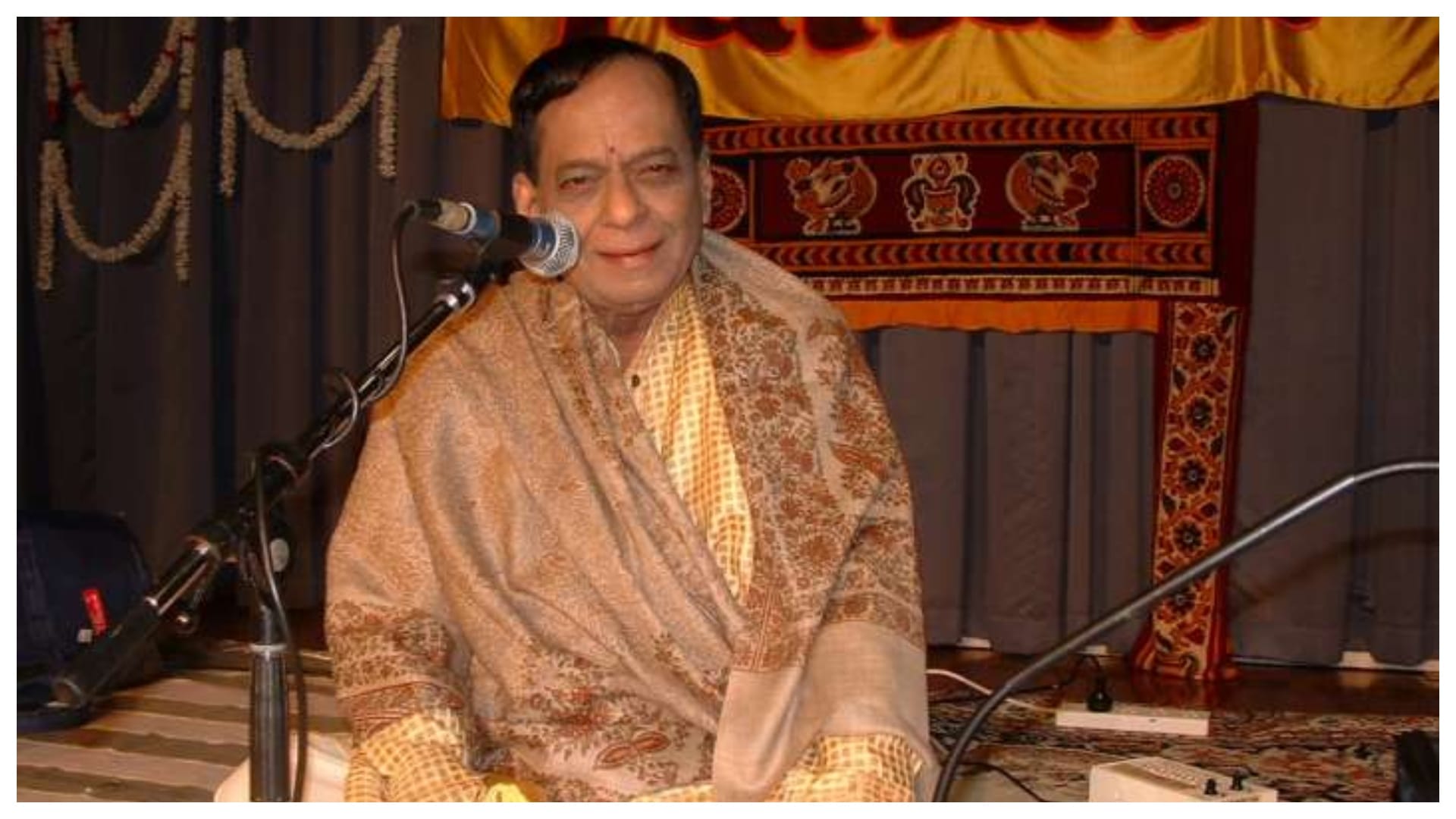 Happy Birthday M Balamuralikrishna singer sung mile sur mera tumhara know about him