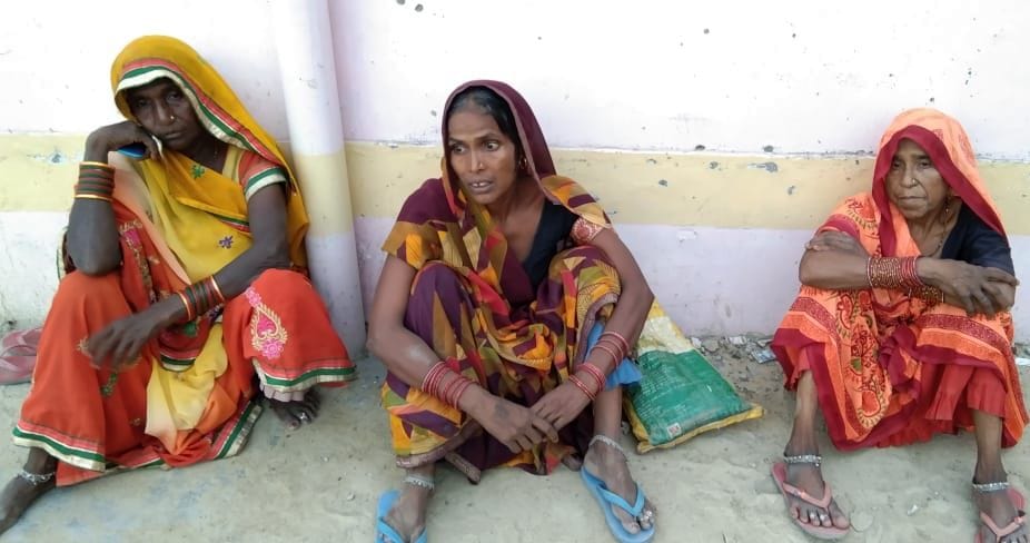 hardoi news, Two including a bike-riding teenager died in the accident