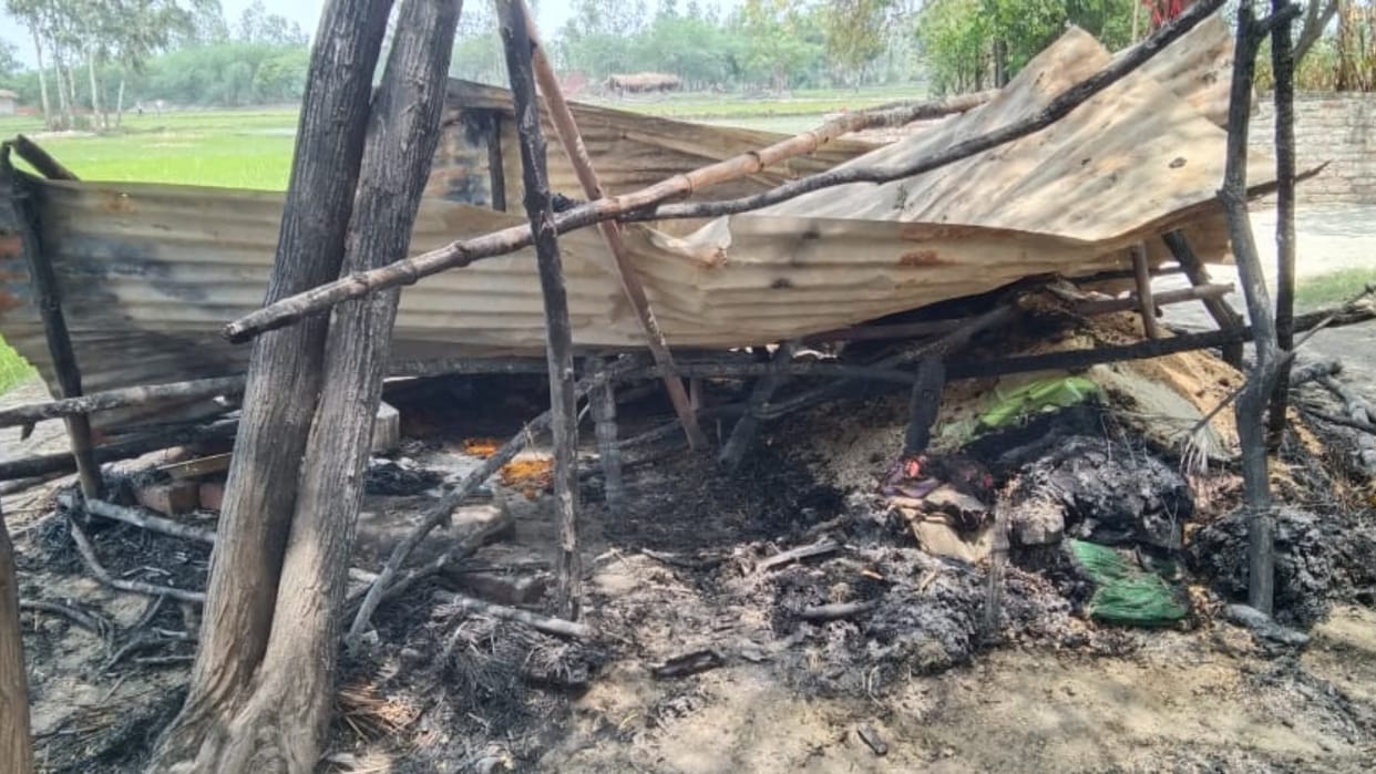 A hut set fired in Deeh thana kshetra in Raebareli.