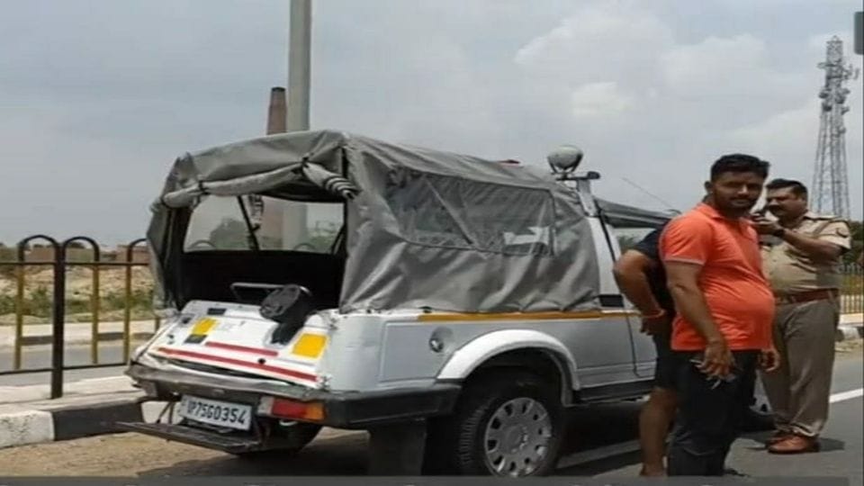 Roadways bus collided with police gypsy of Shivpal Yadav convoy in Mainpuri