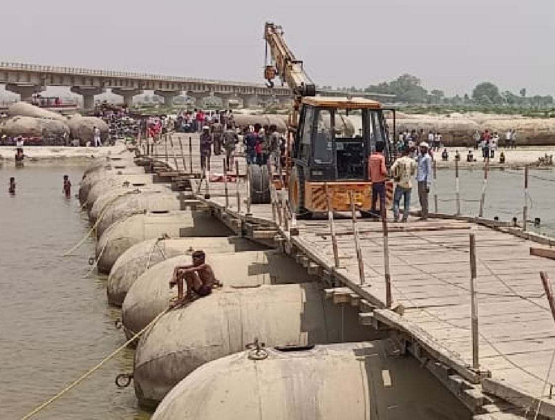 Water started increasing in Ramganga, Pantoon bridge will be removed from Kolaghat