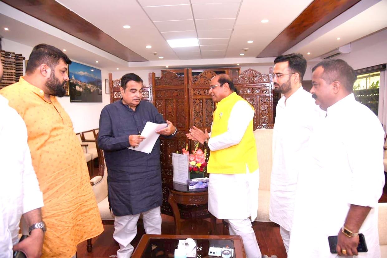 MLA Surendra Maithani met Minister Nitin Gadkari, proposed for the road in Kanpur