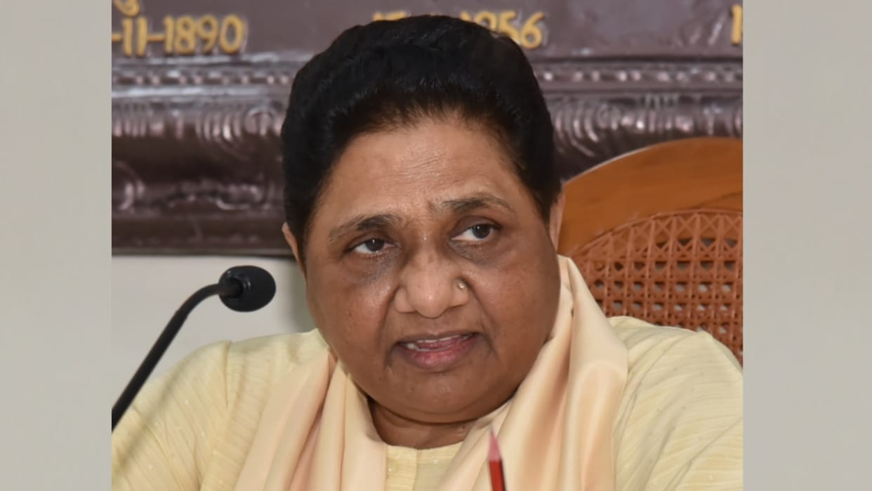 Lucknow News: Mayawati attacked SP, SP should not insult the neglected classes by calling them Shudras