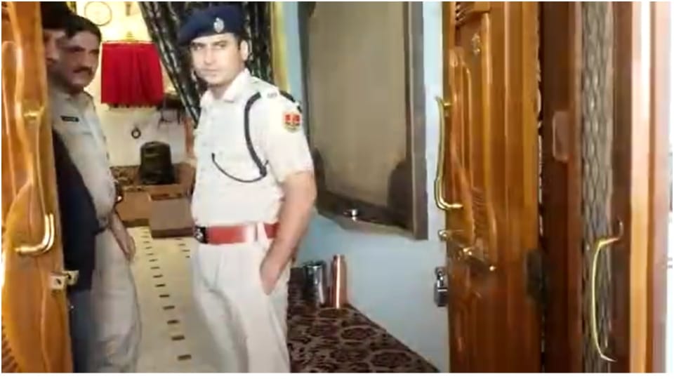 Lakhs stolen from house of minister BD Kallas nephew Narendra Kalla jaipur