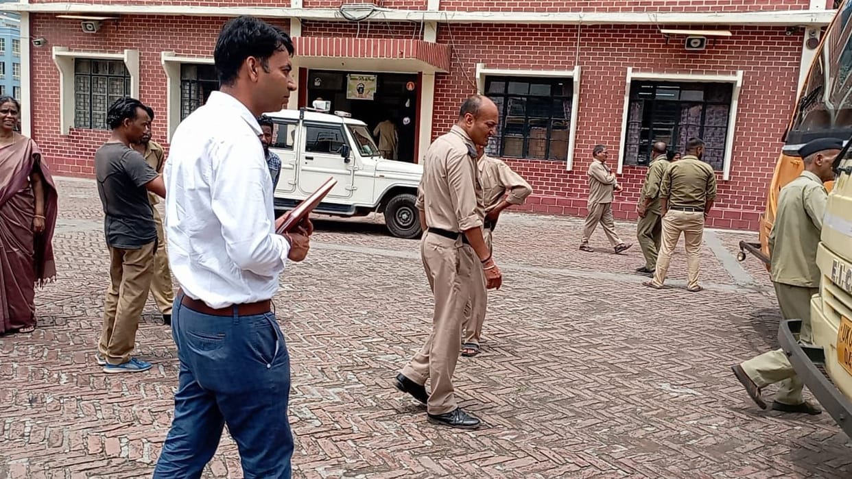 Five school vehicles of Nainital district seized in school vehicle checking campaign