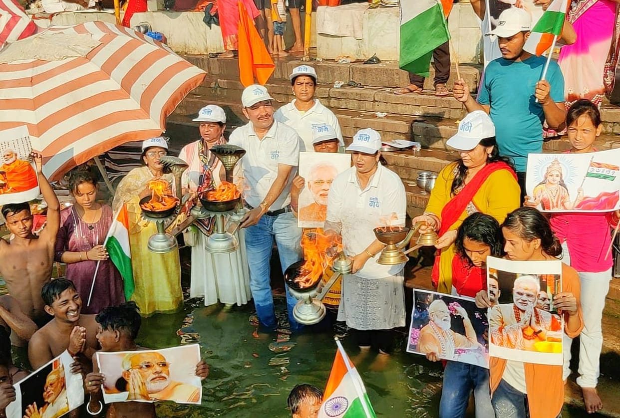 PM Modi Varanasi Visit Worship for prime minister before arrival in kashi seek blessings after worship maa Ganga