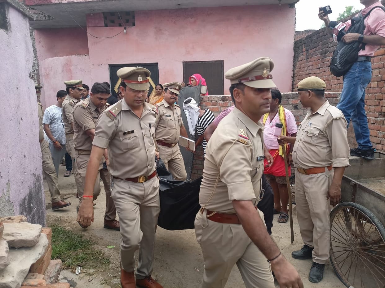 The relatives did not allow the dead body to rise for three hours
