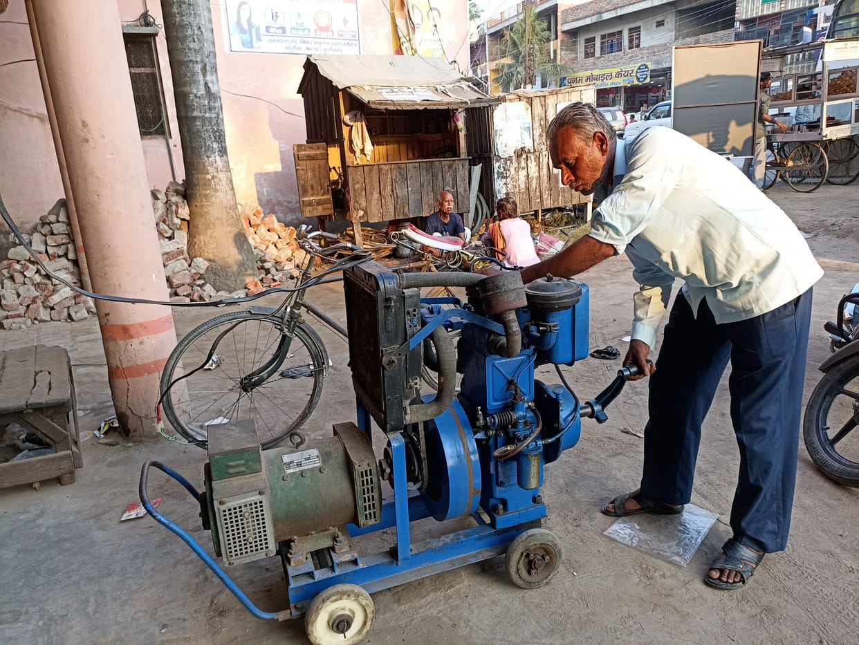 In the scorching heat, there was a power failure for 46 hours, spent the night by rattling