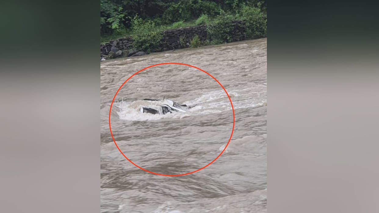 two youth missing after car fall in beas river in kullu himachal pradesh