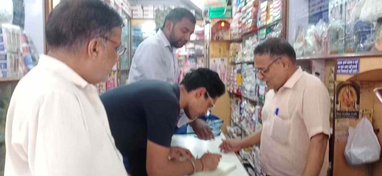3 kg polythene seized, challans of seven shopkeepers deducted