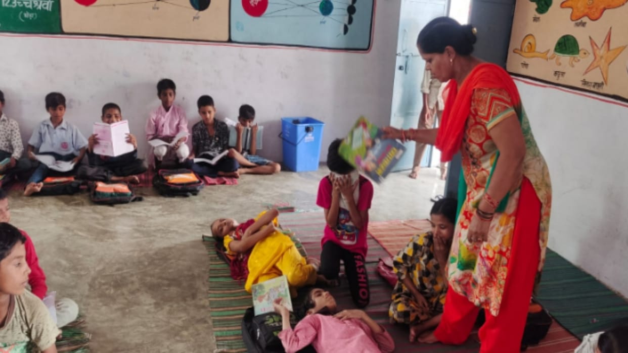 Bijnor: two  girl students of class six fainted in junior high school in bijnor due to scorching heat