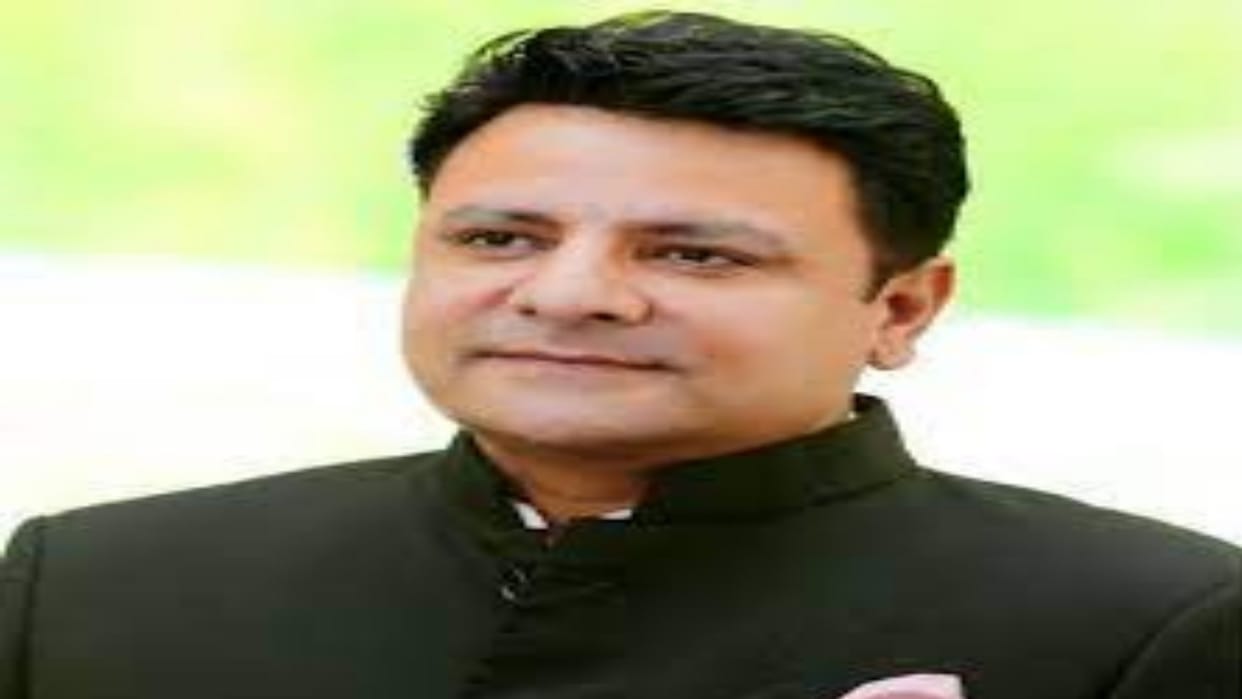 Ban on putting up personal hoardings, banners, wall paintings of Congress leaders