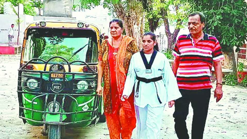 Agra Taekwondo player Swati will play in International Taekwondo Championship in Nepal