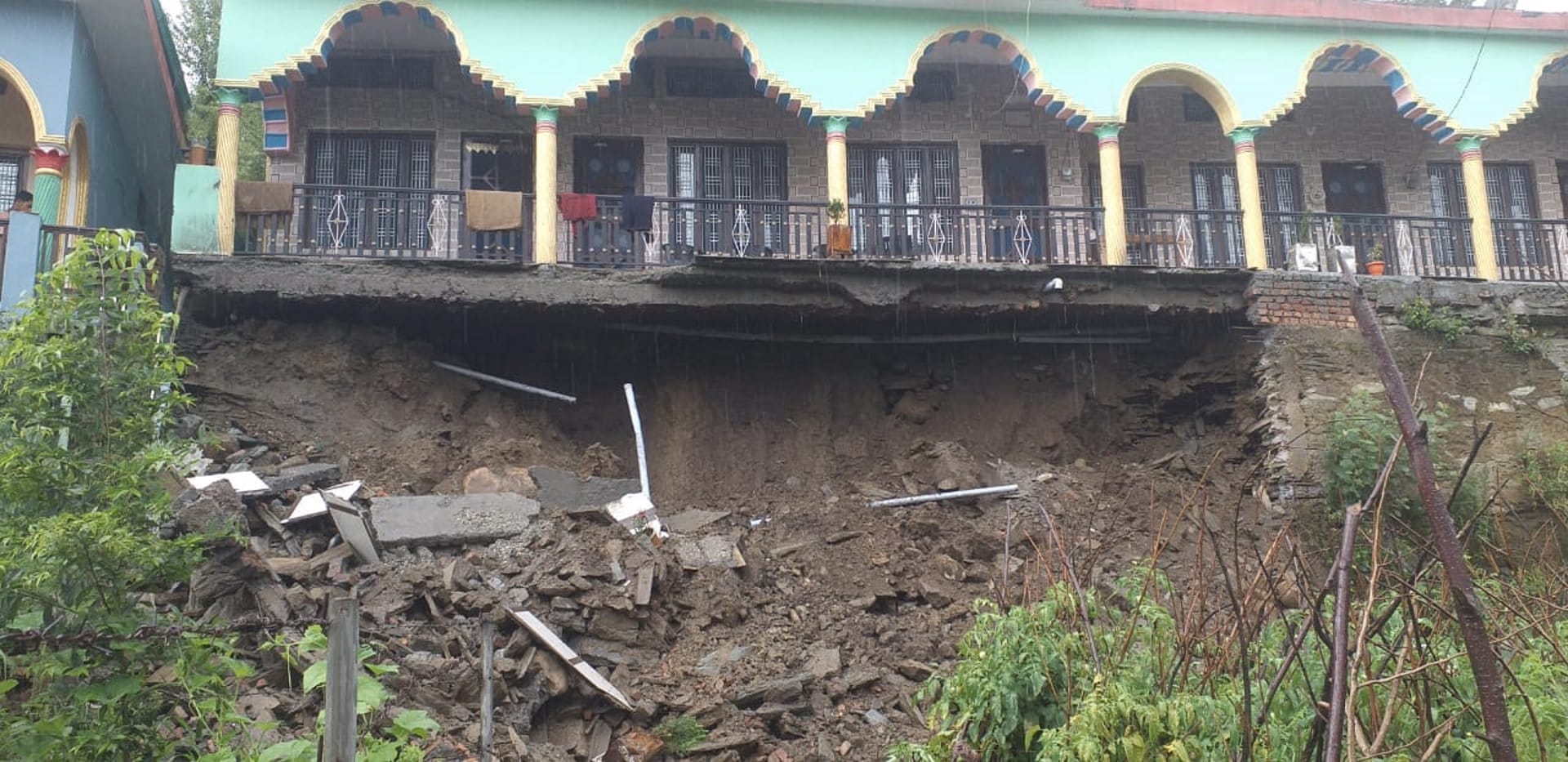 Weather Update: Heavy damage in mountains due to rain, water and debris entered houses, roads closed, Badrinath and Yamunotri highway closed, See Photos