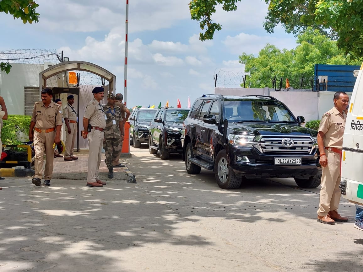 PM Modi Varanasi visit on 7 luly Schools will be closed at 11 am SPG rehearsed for dummy fleet