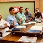 बीजेपी का प्रतिनिधिमंडल चुनाव आयुक्त से मिला