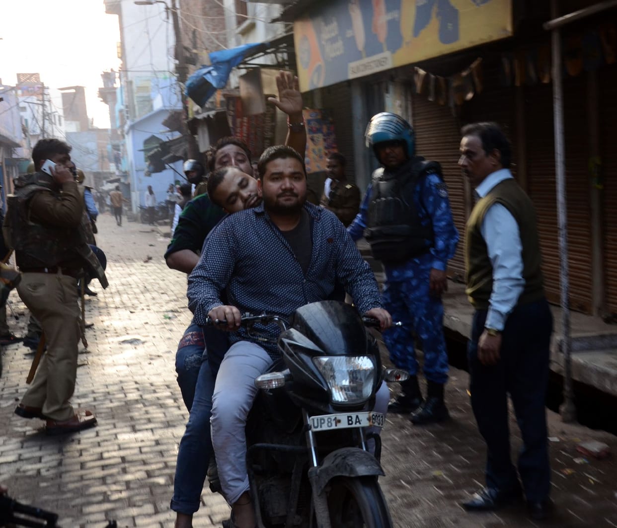 Brother ran away with injured Tariq on bike