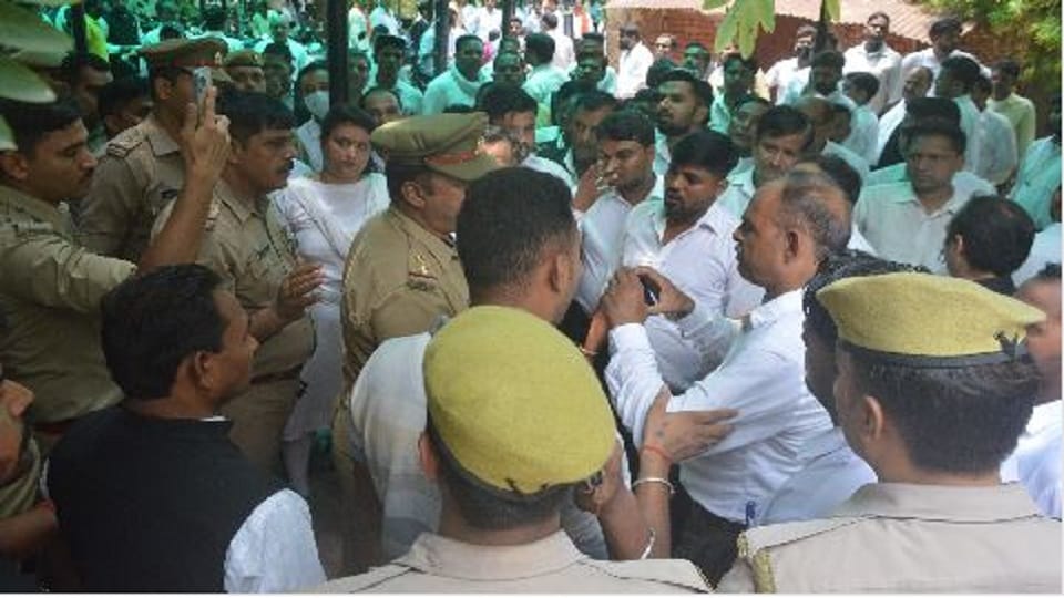 Anger over three advocates being sent to jail clashes with police in agra crime news