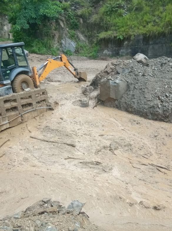 Ghat Panar Highway blocked By 4 hours