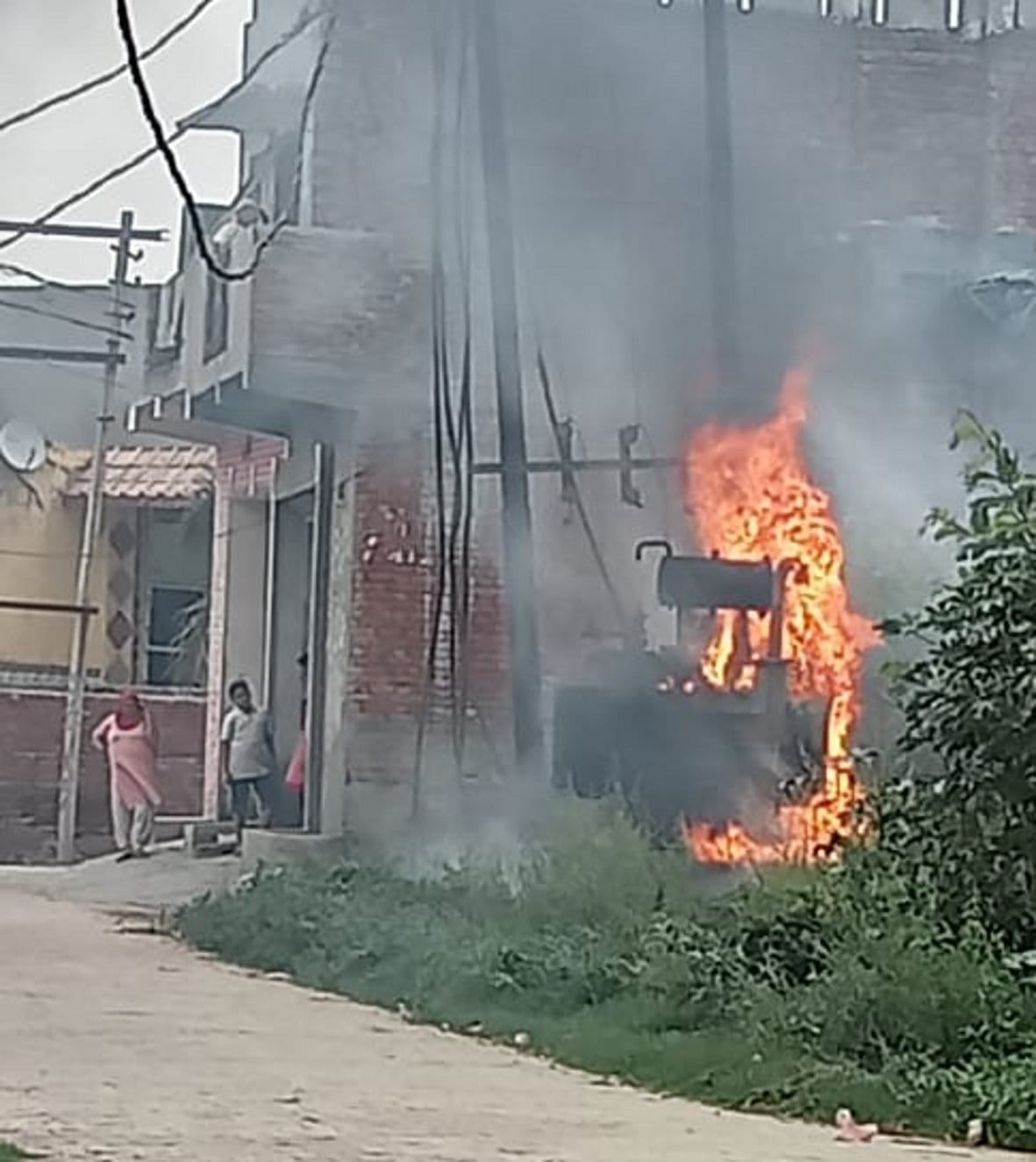 Supply stalled in Saroorpurkalan due to blowing up of transformer