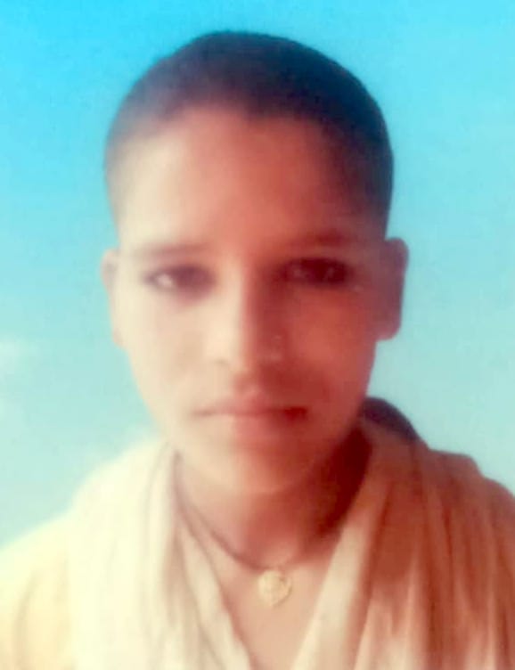 A teenager sleeping in the courtyard of the house was shot dead, a case was registered against the village head