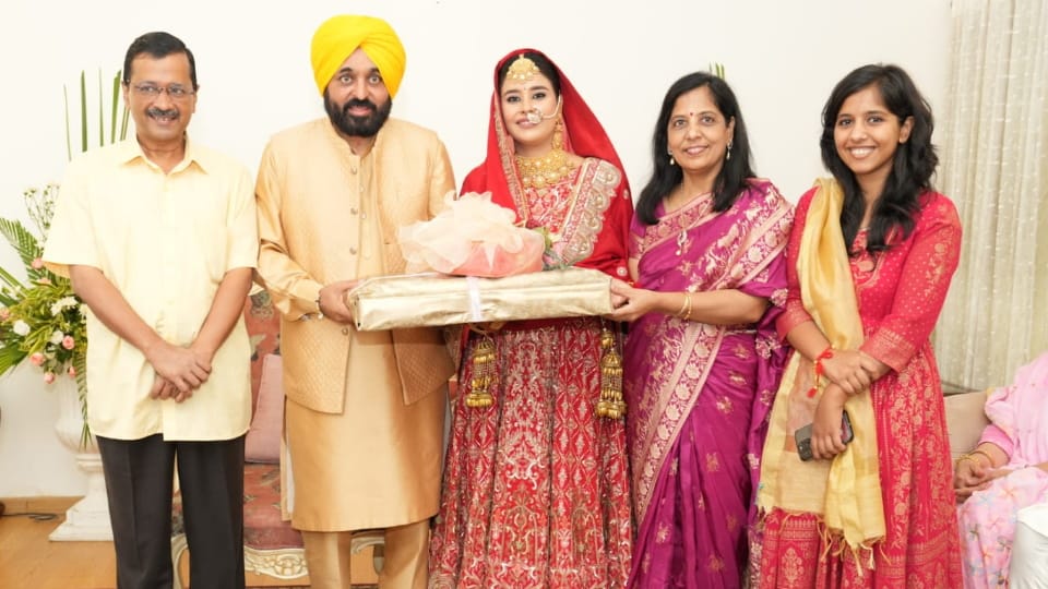 Punjab CM Bhagwant Mann marry with Haryana Dr. Gurpreet Kaur in Chandigarh 